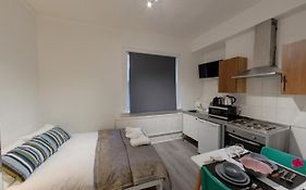 Comfortable Budget Two Bedroom Apartment In City Centre - Kings Cross - Euston Station - 6 People