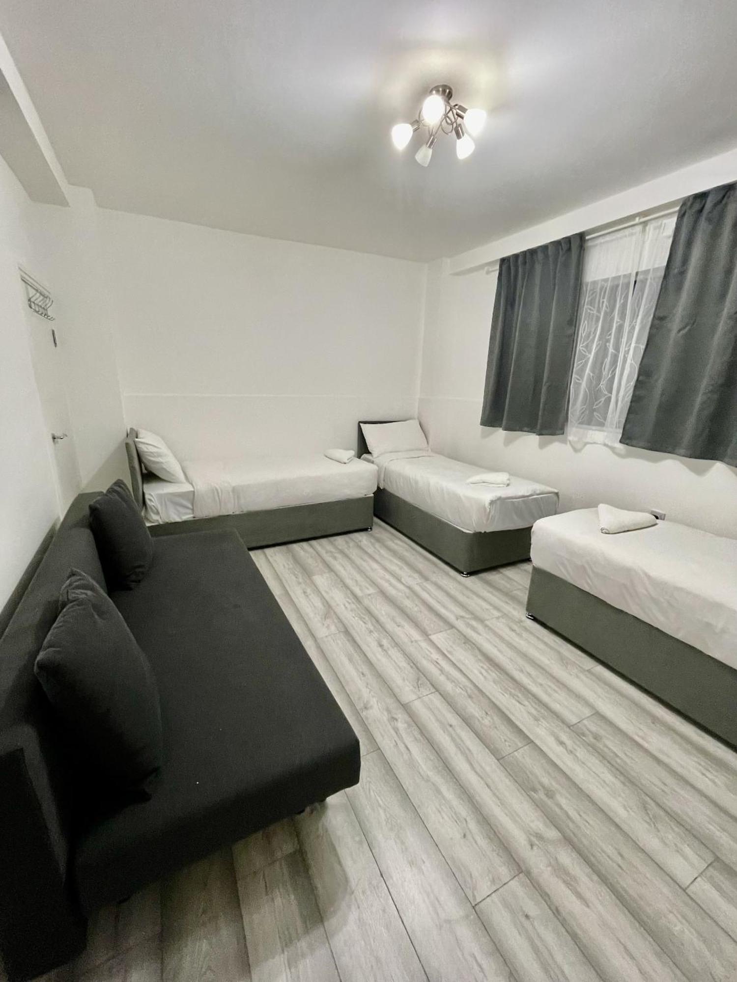 Comfortable Budget Two Bedroom Apartment In City Centre - Kings Cross - Euston Station - 6 People London Exterior photo